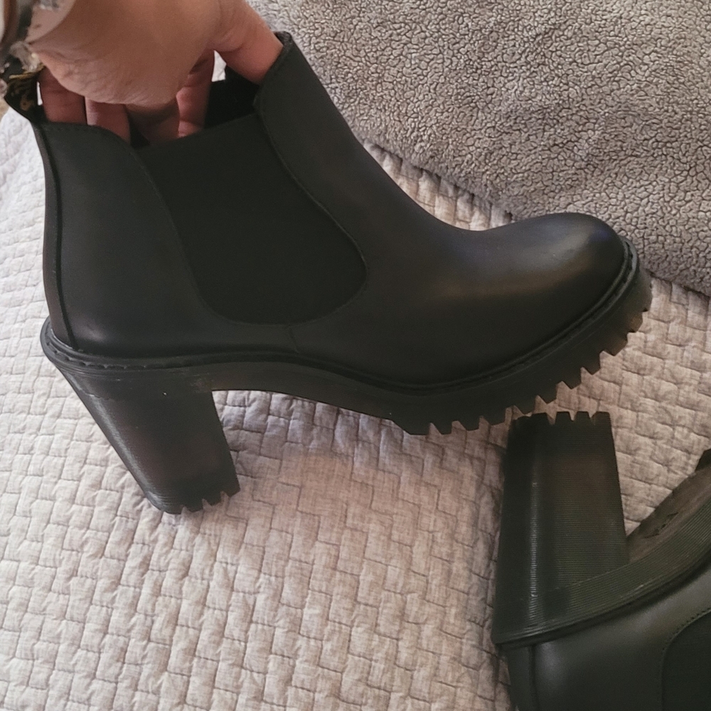 DR. MARTENS🌹🌹🌹SOLD🌹🌹🌹 - Picture 3 of 10